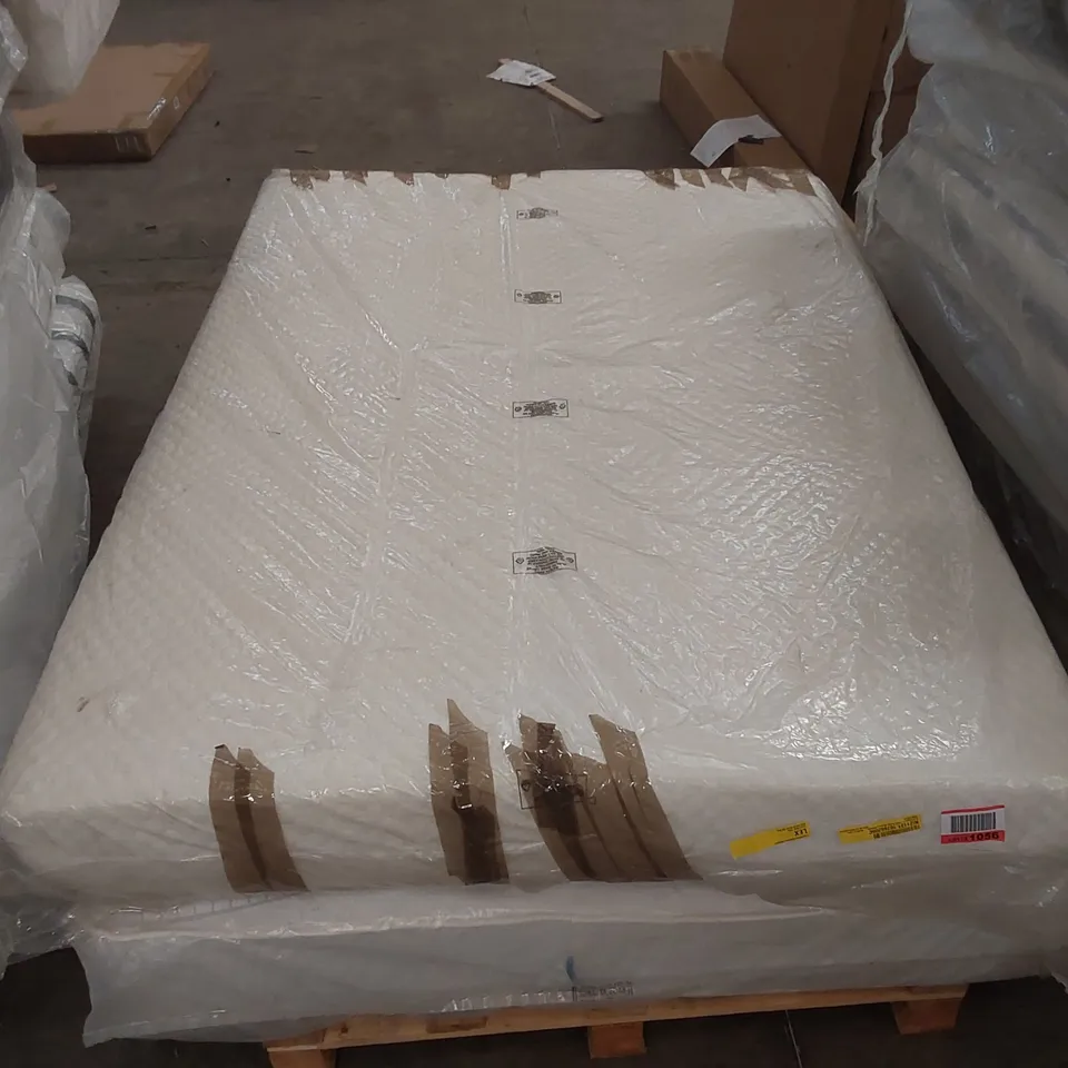 QUALITY BAGGED SILENTNIGHT 7-ZONE ROLLED MEMORY 140 x 200cm MATTRESS MEDIUM FIRM