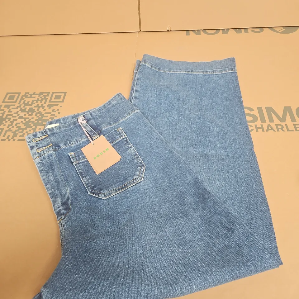 BODEN WIDE LEG JEANS SIZE W30R 