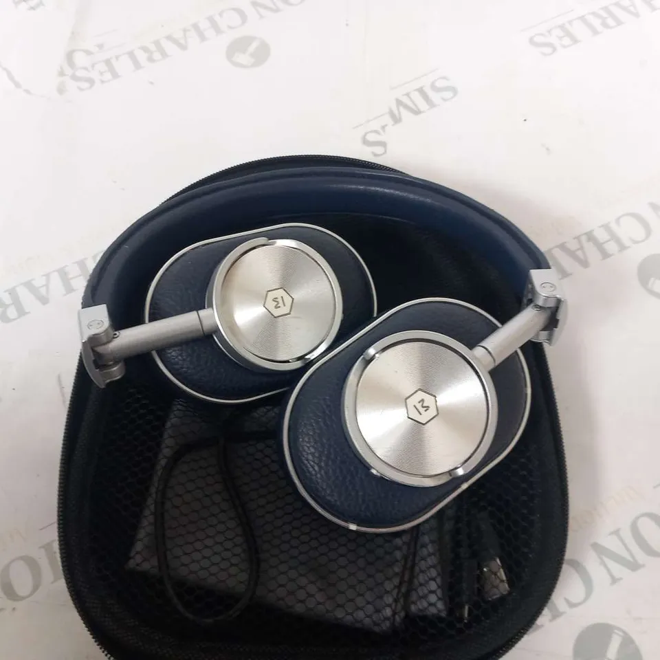 WIRELESS ON EAR HEADPHONES