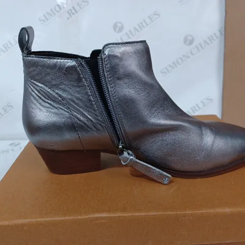 BOXED GREY CHELSEA BOTS SIZE 7 
