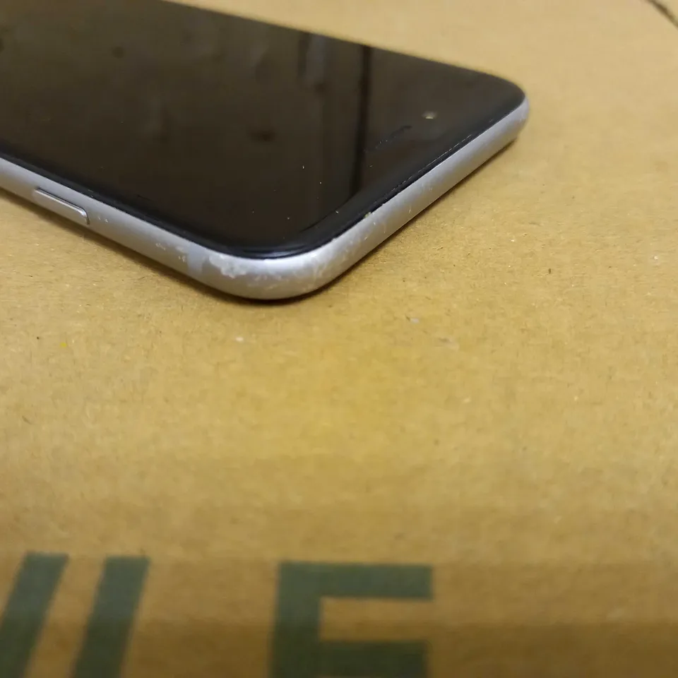 APPLE IPHONE 6 - SILVER
