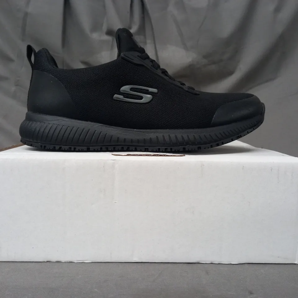 BOXED PAIR OF SKECHERS TRAINERS IN BLACK SIZE 5.5