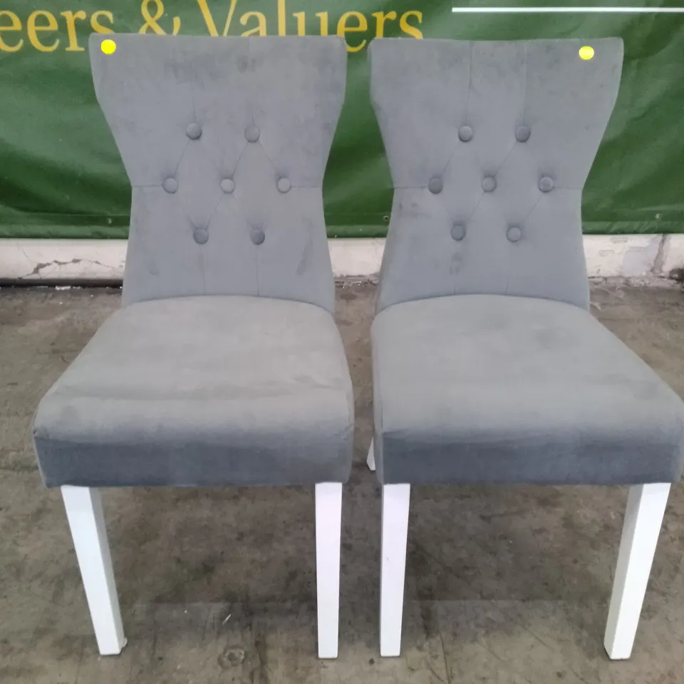 SET OF 2 NEW BEWLEY GREY VELVET BUTTON BACK DINING CHAIRS (WHITE LEG)