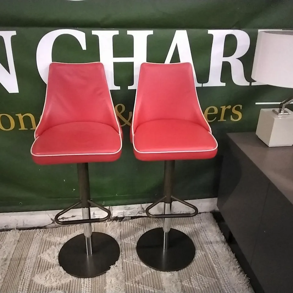 QUALITY ITALIAN MADE PAIR OF BONTEMPI CLARA RED LEATHER BAR STOOLS ON BRASS BASES  RRP £1020