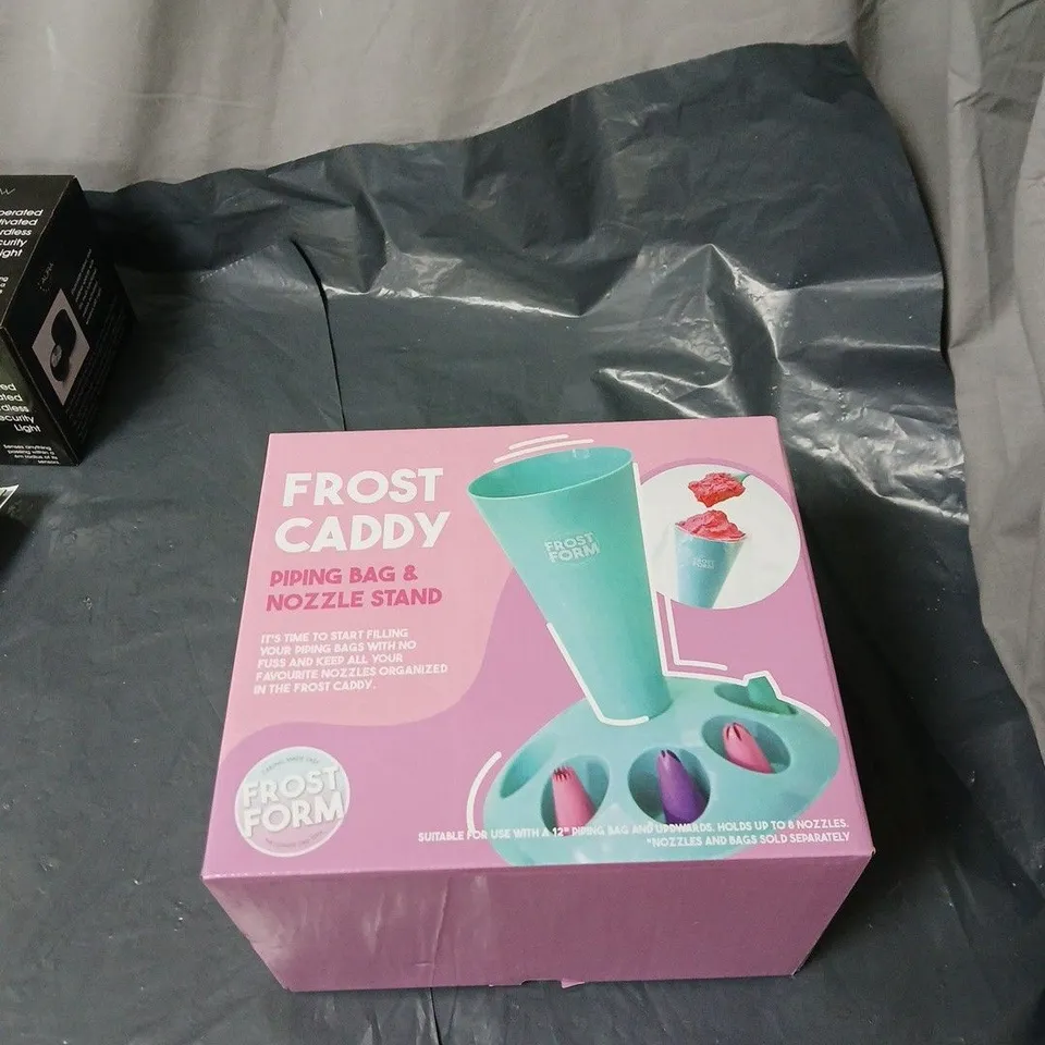 BOX OF APPROXIMATELY 12 ASSORTED HOUSEHOLD ITEMS INCLUDING PERFECT FIT DOG HARNESS , FROST CADDY PIPING BAG AND SECURITY LIGHT 