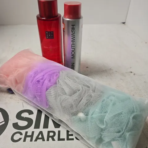 APPROXIMATELY 8 ASSORTED HEALTH & BEAUTY PRODUCTS TO INCLUDE MOUTHWASH, BATH FOAM, SANEX ETC 
