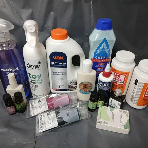 APPROXIMATELY 15 ASSORTED HOUSEHOLD ITEMS TO INCLUDE GLASS CLEANER, VAX SPOT WASH, ASTONISH CREAM WITH BLEACH, ETC