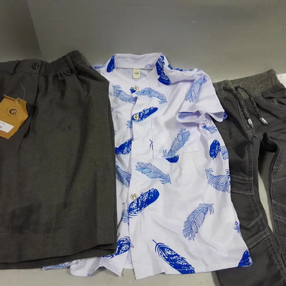 APPROXIMATELY 20 ASSORTED CHILDRENS CLOTHING PRODUCTS IN AGES RANGING FROM 0-5YRS 