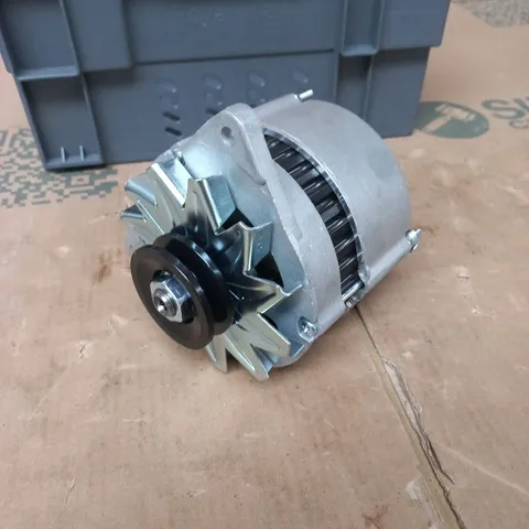 CAR ALTERNATOR – 12V, USED, WITH MOUNTING BRACKET