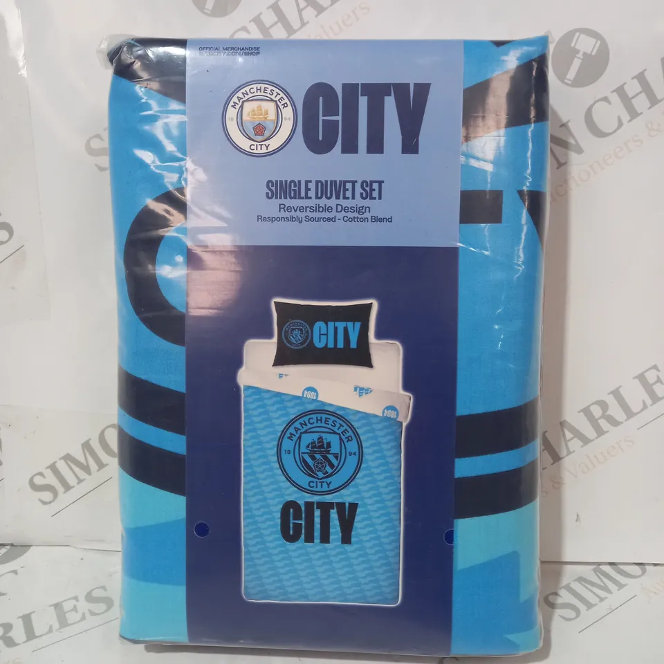 MANCHESTER CITY REVERSIBLE DESIGN SINGLE DUVET SET