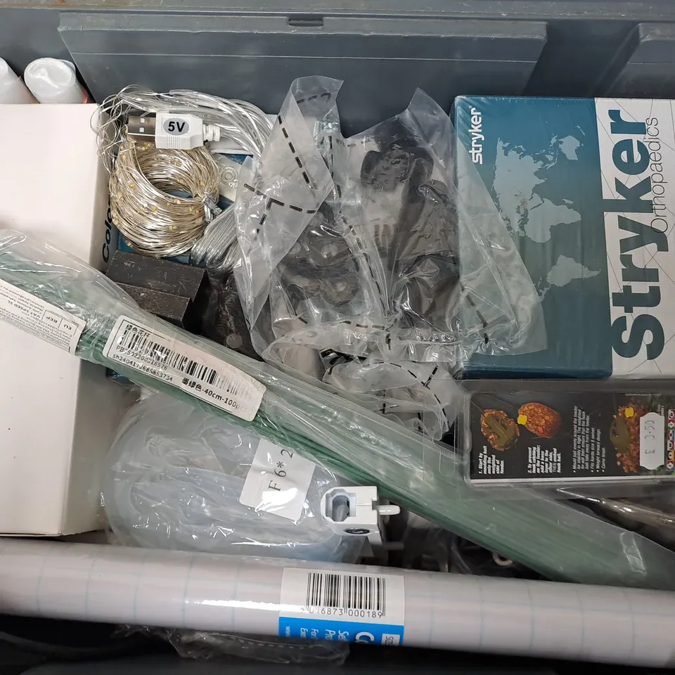 APPROXIMATELY 12 ASSORTED HOUSEHOLD ITEMS TO INCLUDE BAIT-UP FEEDER, DRAIN CLEANER, COVER FILM, ETC