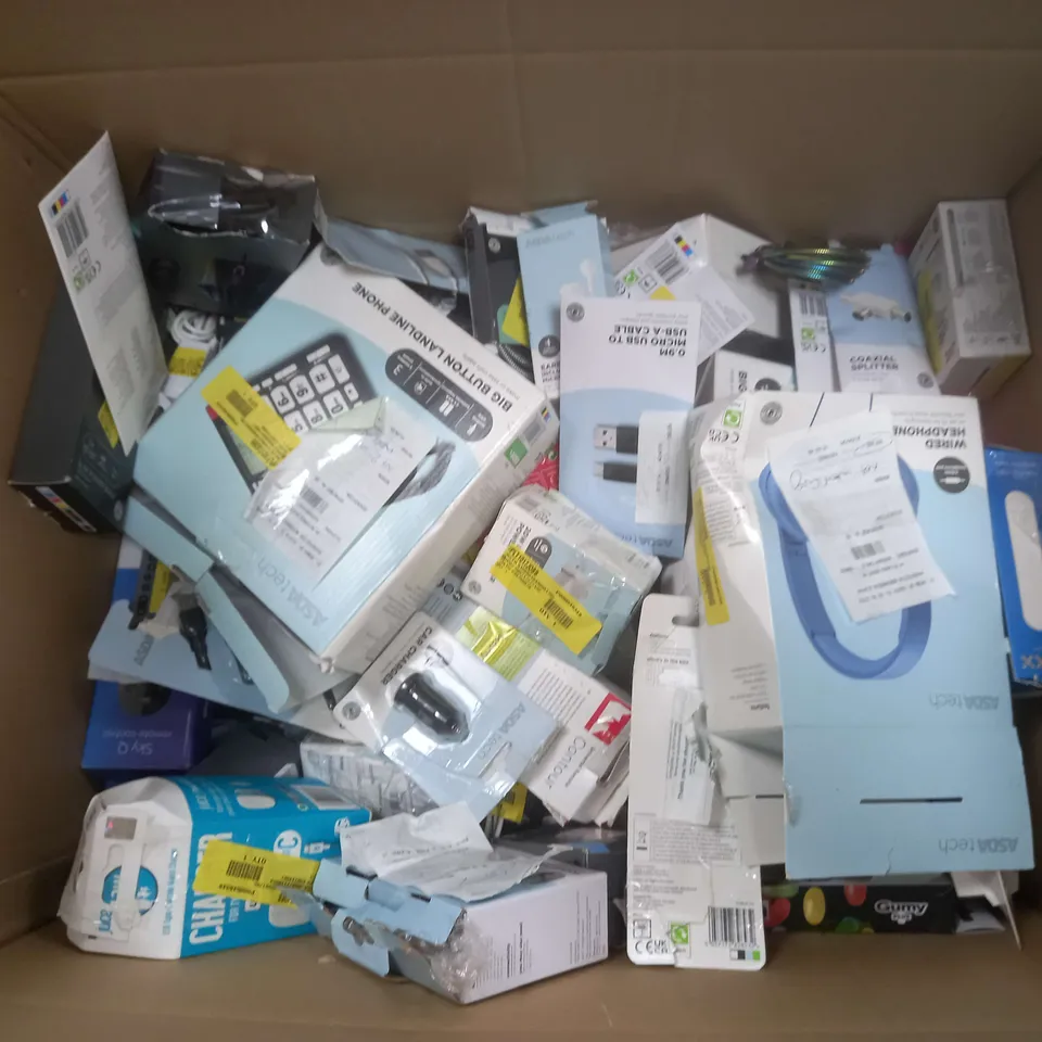 BOX OF ASSORTED ELECTRICAL ITEMS TOO INCLUDE EARPHONES SPEAKERS AND REMOTES 