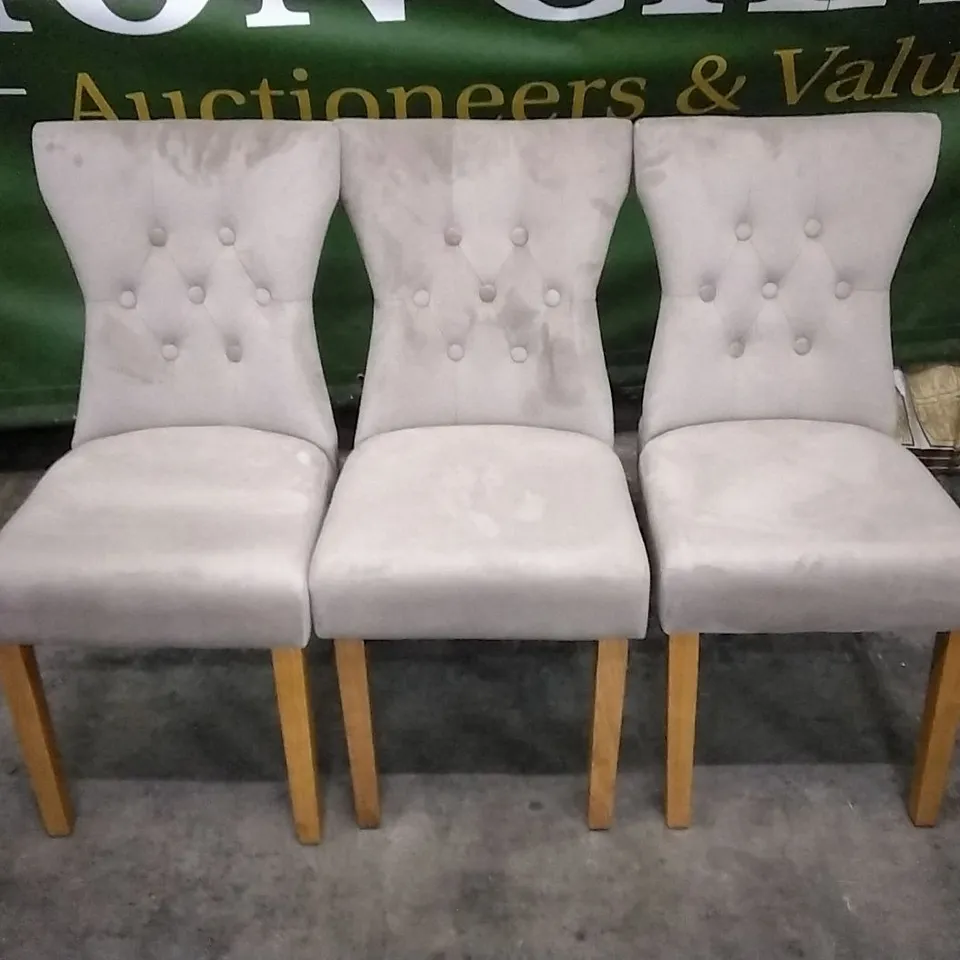 SET OF 3 PLUSH MINK FABRIC BUTTONBACK DINING CHAIRS WITH WOODEN LEGS
