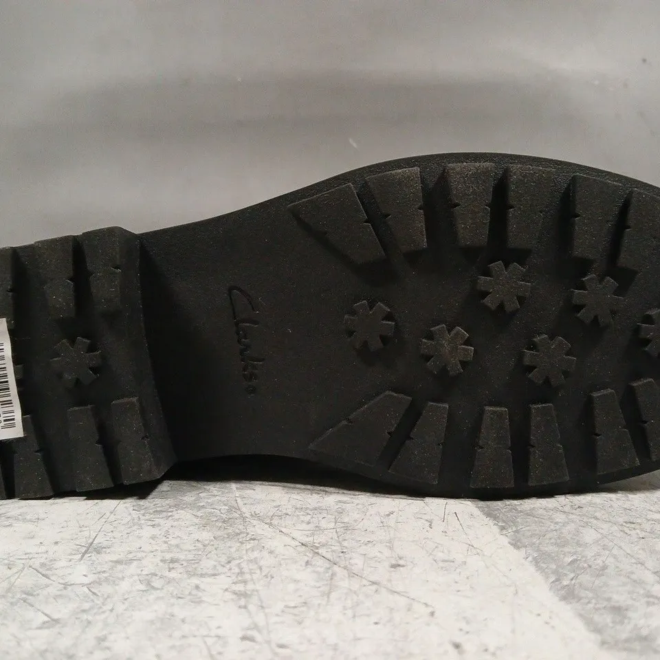 BOXED PAIR OF CLARKS ANKLE BOOTS IN BLACK SIZE UK 5.5