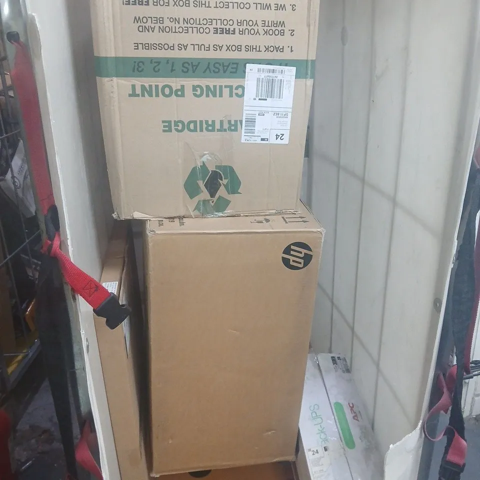 APPROXIMATELY 20 ASSORTED ITEMS TO INCLUDE BACK-UPS BATTERY, PRINTER INKS, ETC - COLLECTION ONLY