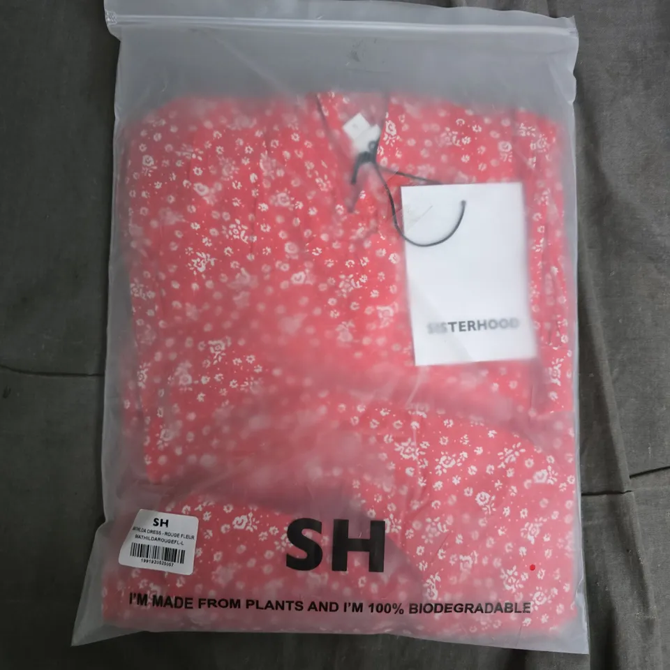 BAGGED SISTERHOOD MATHILDA DRESS IN ROUGE FLEUR - LARGE