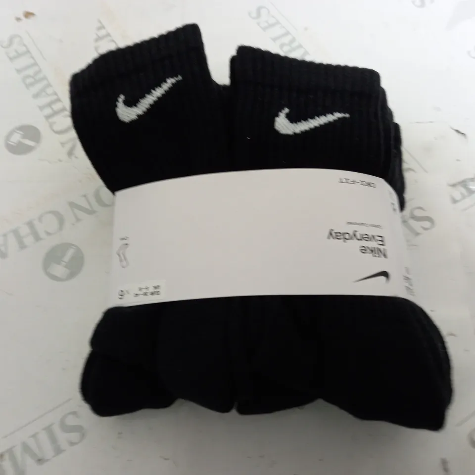 NIKE EVERYDAY SET OF 6 SOCKS IN BLACK - UK 5-8