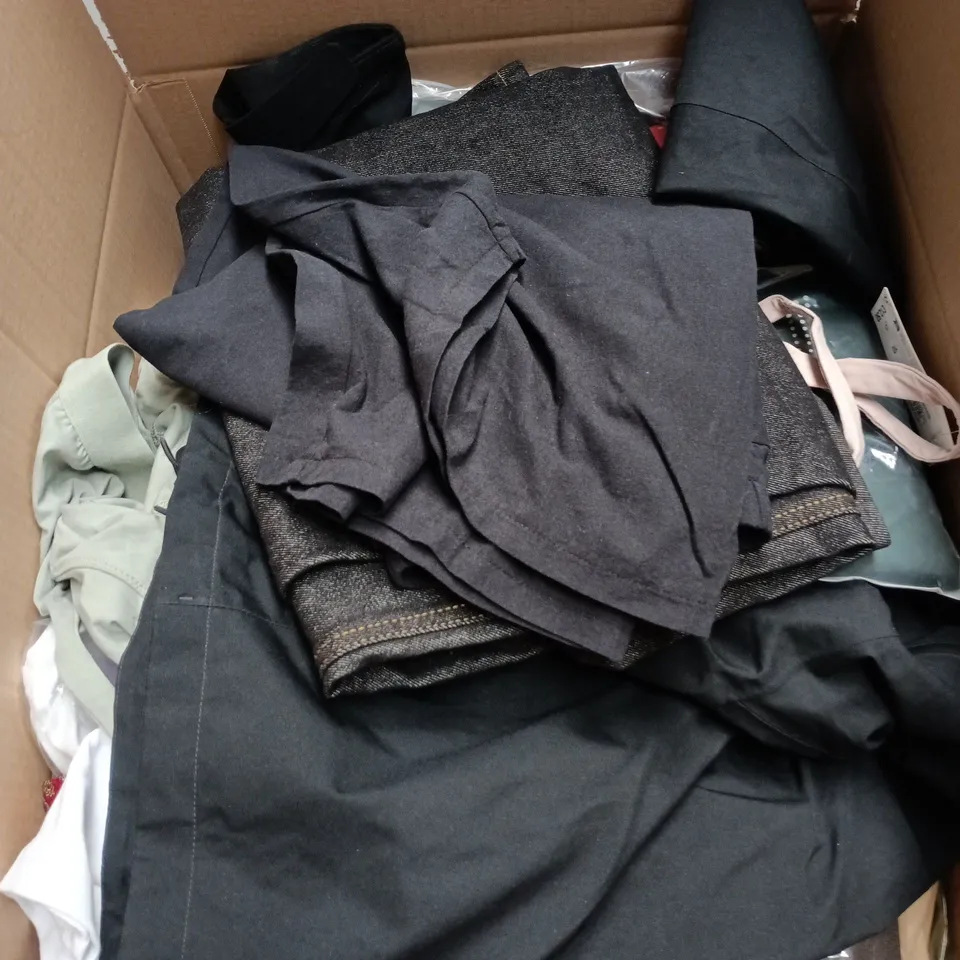 BOX OF APPROXIMATELY 25 ASSORTED CLOTHING ITEMS TO INCLUDE M&S BRA VEST, JEANS ETC
