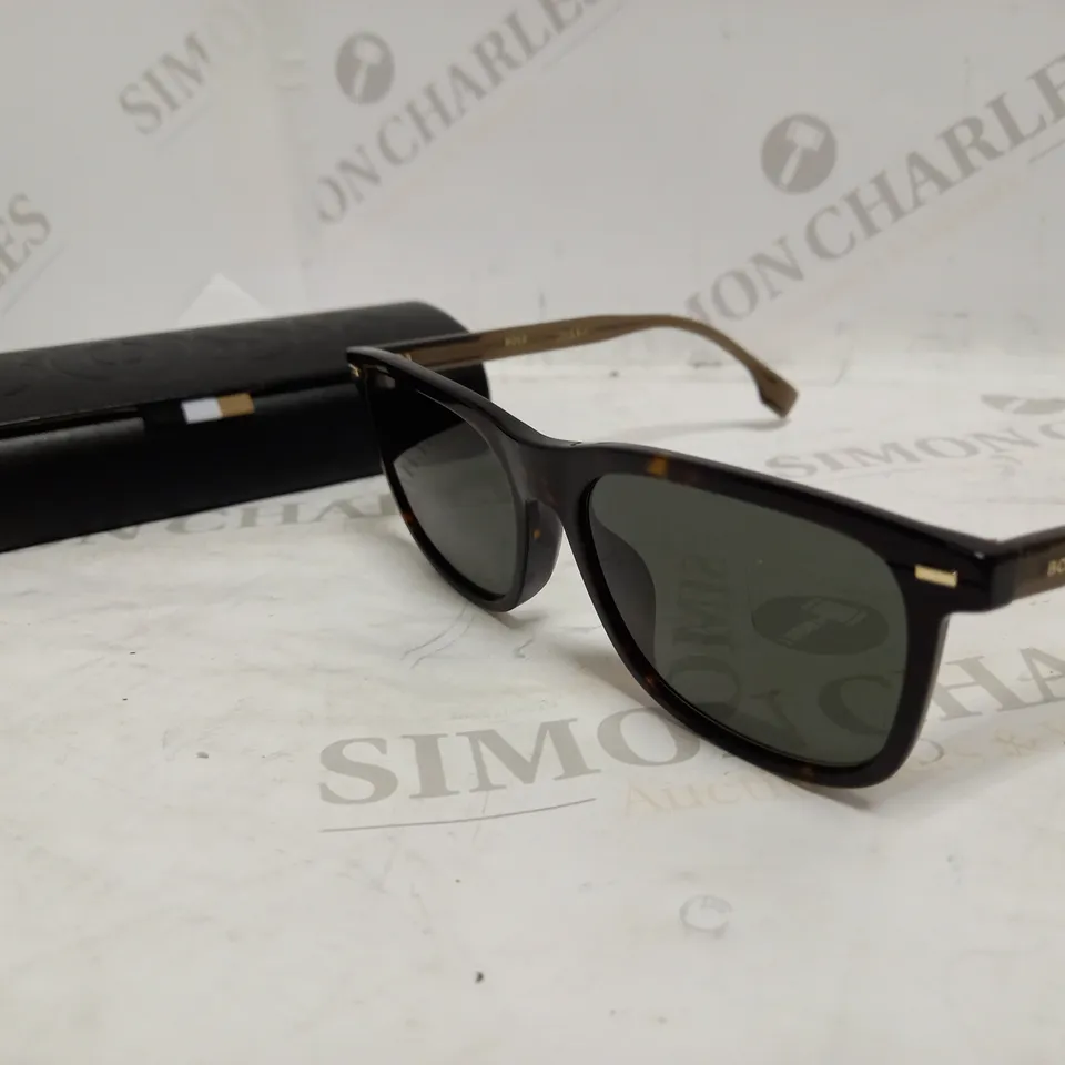 HUGO BOSS RECTANGLE SUNGLASSES  RRP £150