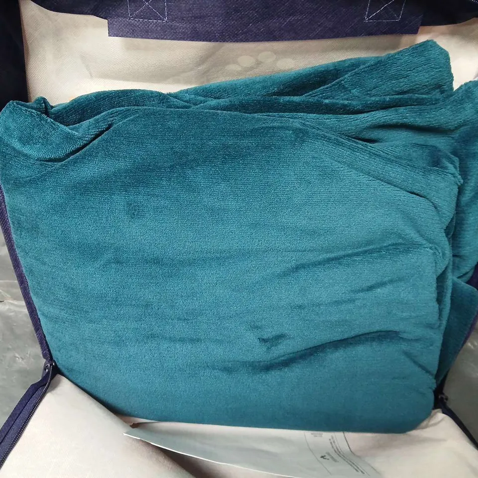 DREAMLAND SNUGGLE UP WARMING THROW IN TEAL - LARGE