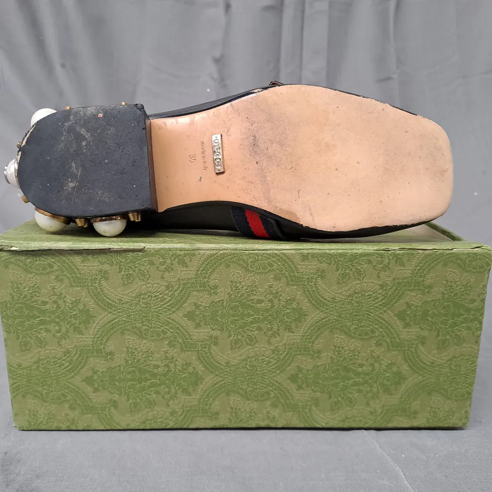 BOXED PAIR OF GUCCI LOW BLOCK HEEL SQUARE TOE SHOES IN BLACK EU SIZE 35