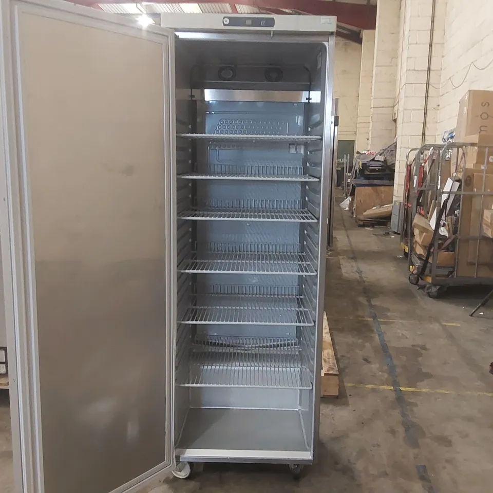 GRAM K 400 RU HC 6N COMMERCIAL UPRIGHT REFRIGERATOR