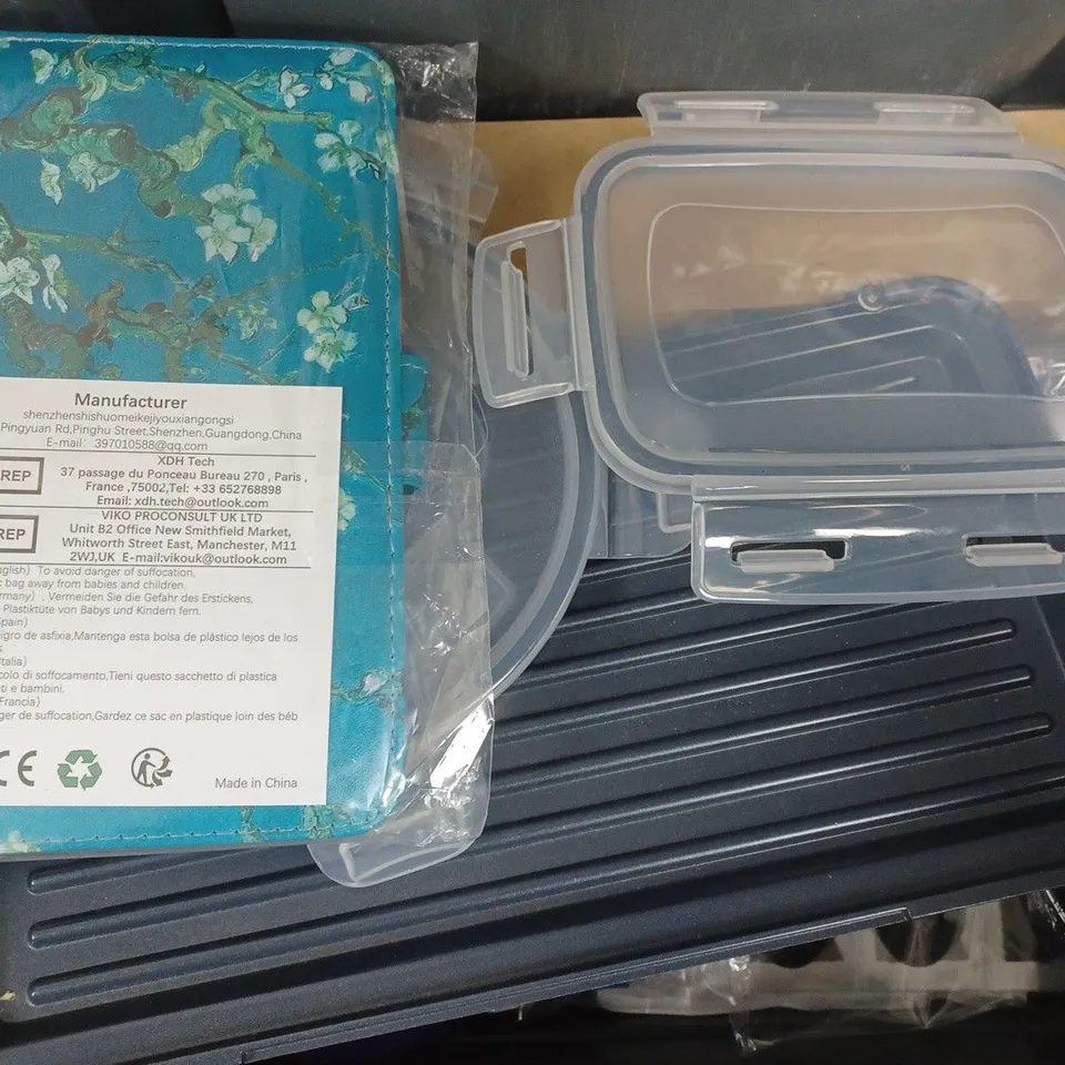 APPROXIMATELY 10 ASSORTED HOUSEHOLD ITEMS TO INCLUDE PLASTIC DRINKING STRAWS, ADJUSTABLE VENT, BOTTLE LIGHTS, ETC