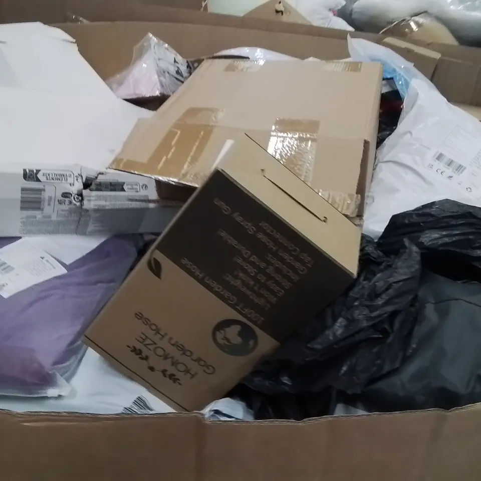 PALLET CONTAINING A LARGE QUANTITY OF HOSES