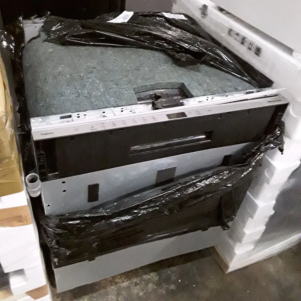 HISENSE HV642E90UK FULLY INTEGRATED STANDARD DISHWASHER - STAINLESS STEEL CONTROL PANEL