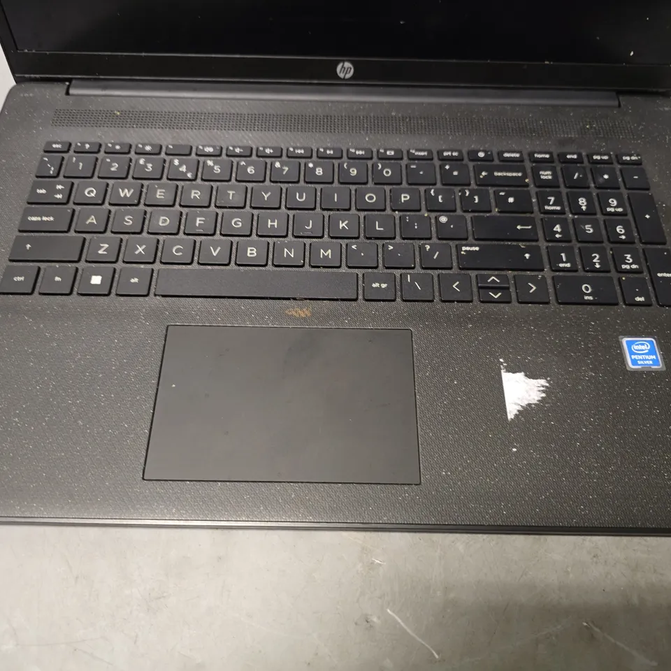 HP LPATOP 17-CN0104NA