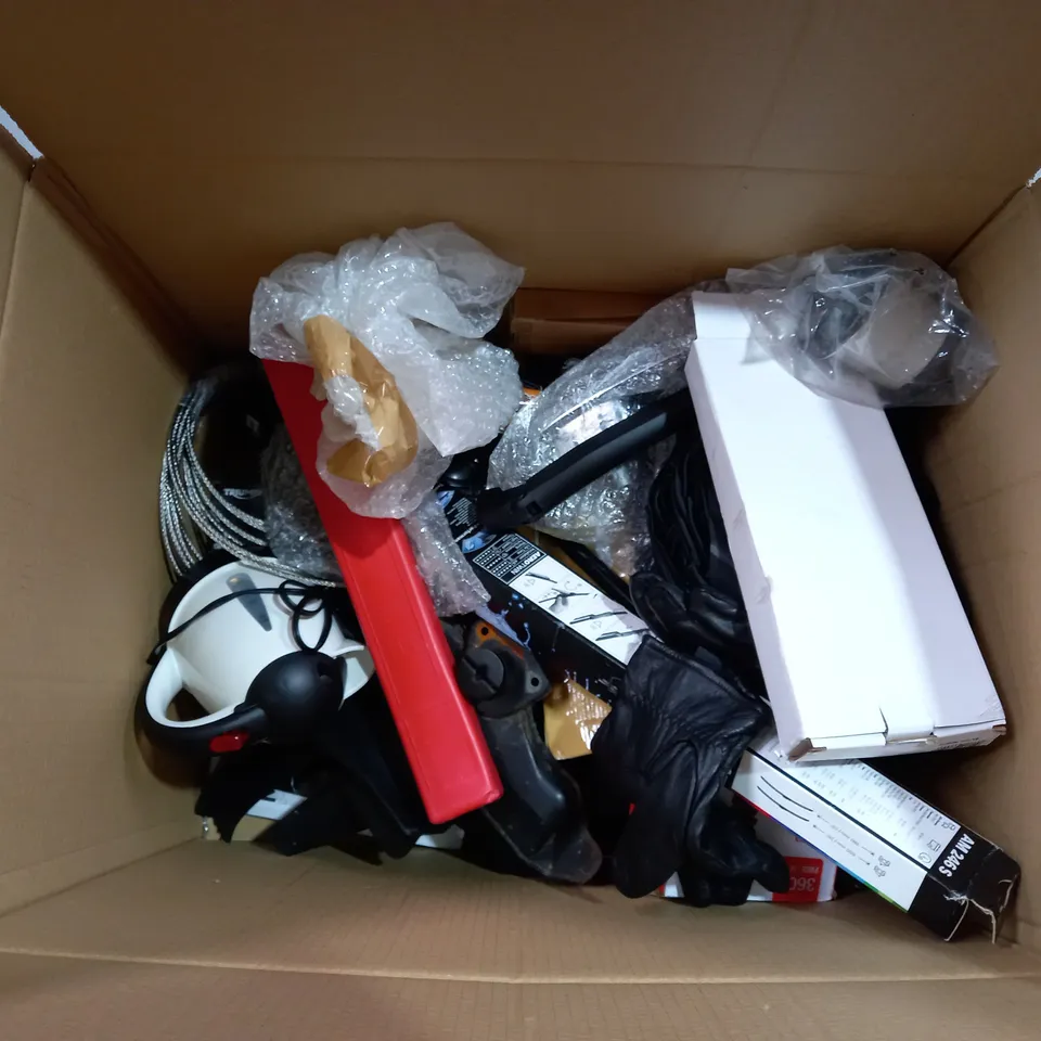 BOX OF APPROX 15 ASSORTED ITEMS INCLUDING DIGITAL AIR COMPRESSOR, MOTORBIKE FUEL TANK CASING AND SPARE TYRES