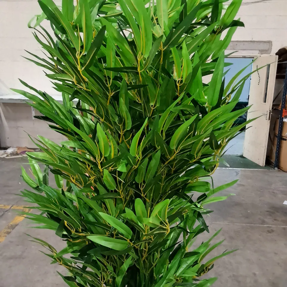 2M TALL ARTIFICIAL PLANT IN POT