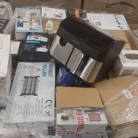 PALLET CONTAINING A VERY LARGE QUANTITY OF ASSORTED ITEMS INCLUDING: AIRFRYER, INSECT KILLER, AIR HEATER, LED CEILING LAMP ECT