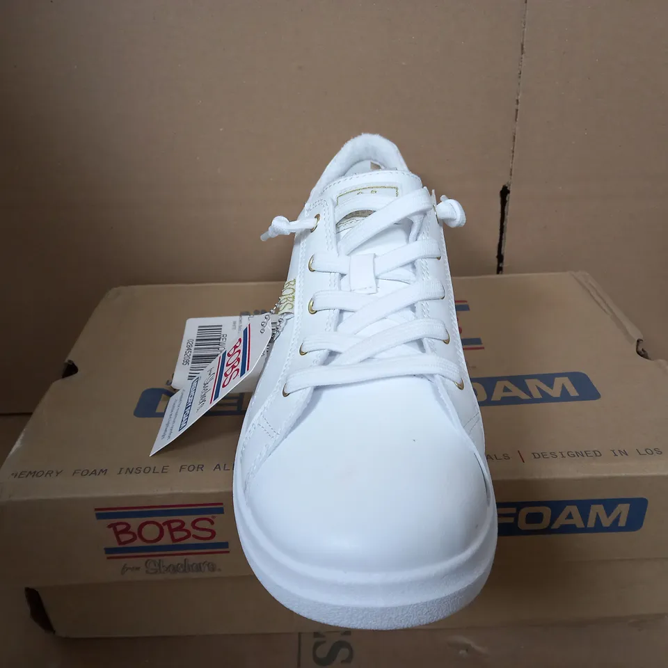 BOXED BOBS DVINE VEGAN LEATHER LACE TRAINERS - SIZE 8