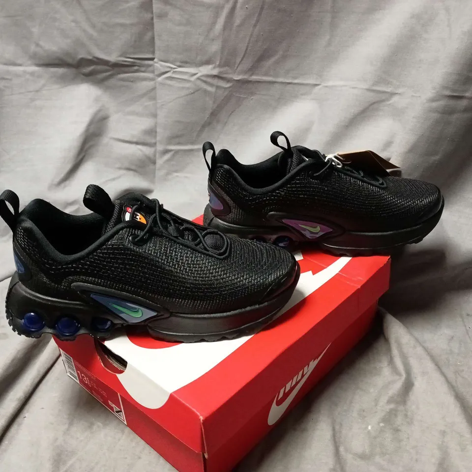 KIDS NIKE AIR MAX DN PS - BLACK/GREEN SHOCK-RACER BLUE MESH TRAINERS - KIDS UK SIZE 13