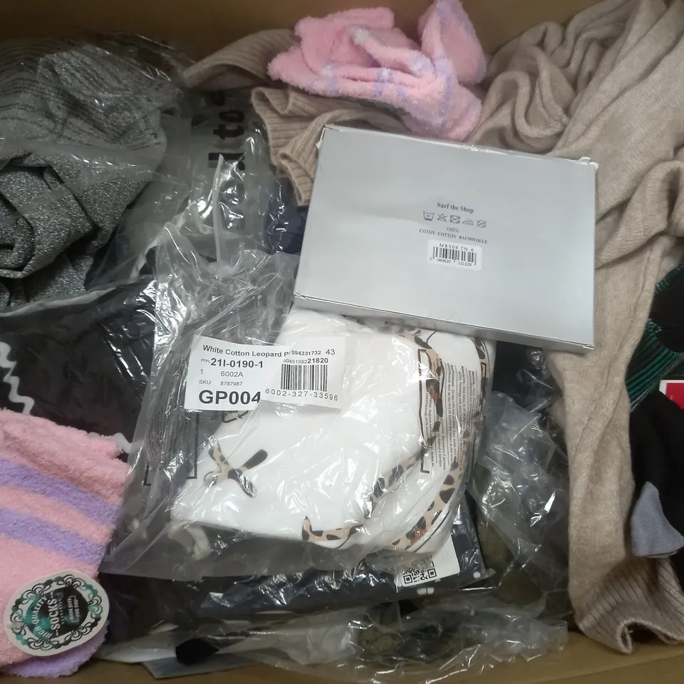 BOX OF APPROXIMATELY 25 ASSORTED CLOTHING ITEMS TO INCUDE - SOCKS , JUMPERS , T-SHIRTS , TROUSERS ECT 