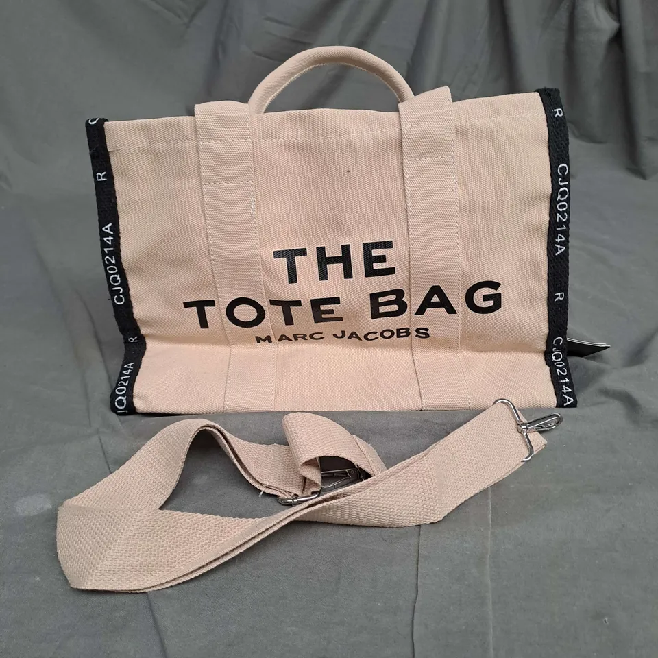 MARC JACOBS THE TOTE BAG IN TAN