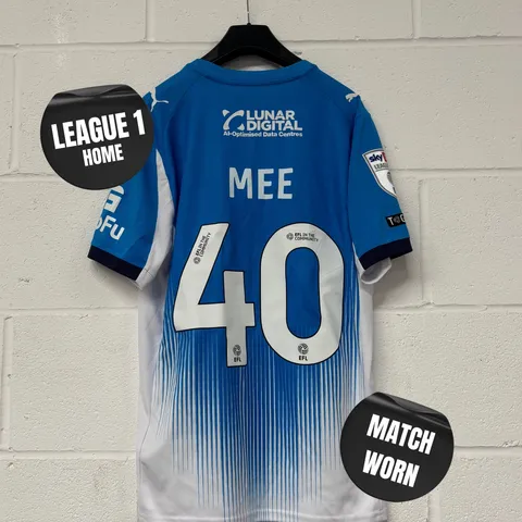 STOCKPORT COUNTY F.C LEAGUE ONE MATCH WORN HOME SHIRT IN BLUE/WHITE - EU M / BEN MEE #40