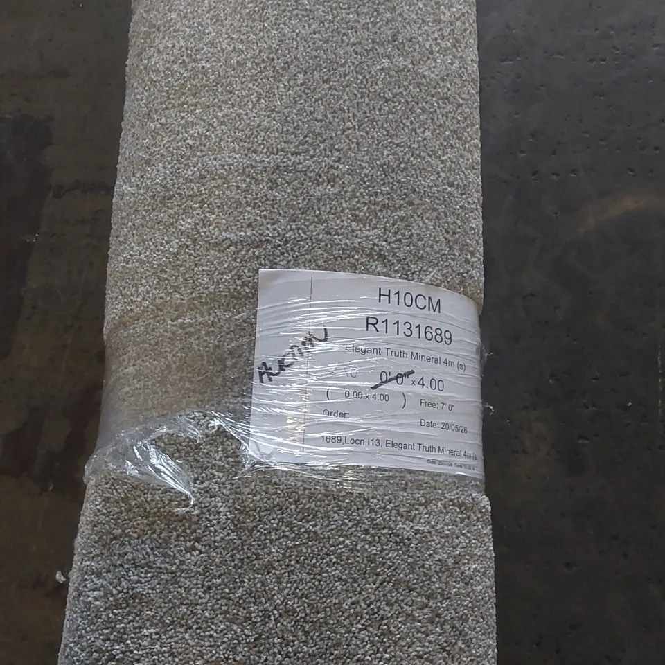 ROLL OF QUALITY ELEGANT TRUTH MINERAL CARPET - APPROXIMATELY 2.1 x 4m