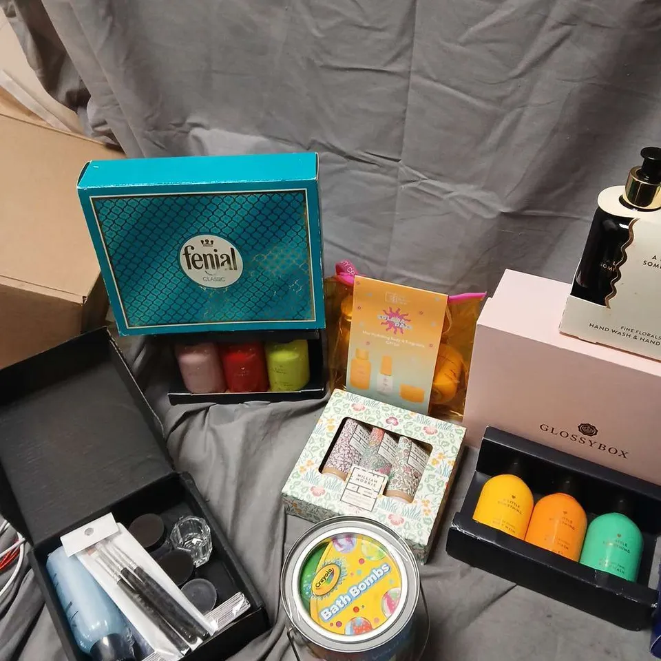 APPROXIMATEY 11 ASSORTED HEALTH AND BEAUTY PRODUCTS TO INCLUDE - TED BAKER, CRAYOLA  AND FENJAL.
