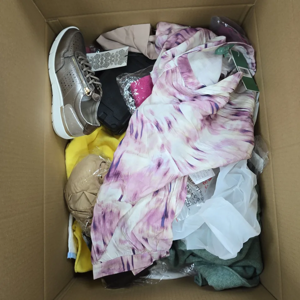 BOX OF APPROXIMATELY 25 ASSORTED ITEMS TO INCLUDE: MASSAGE BOOT WITH HEATING FUNCTION