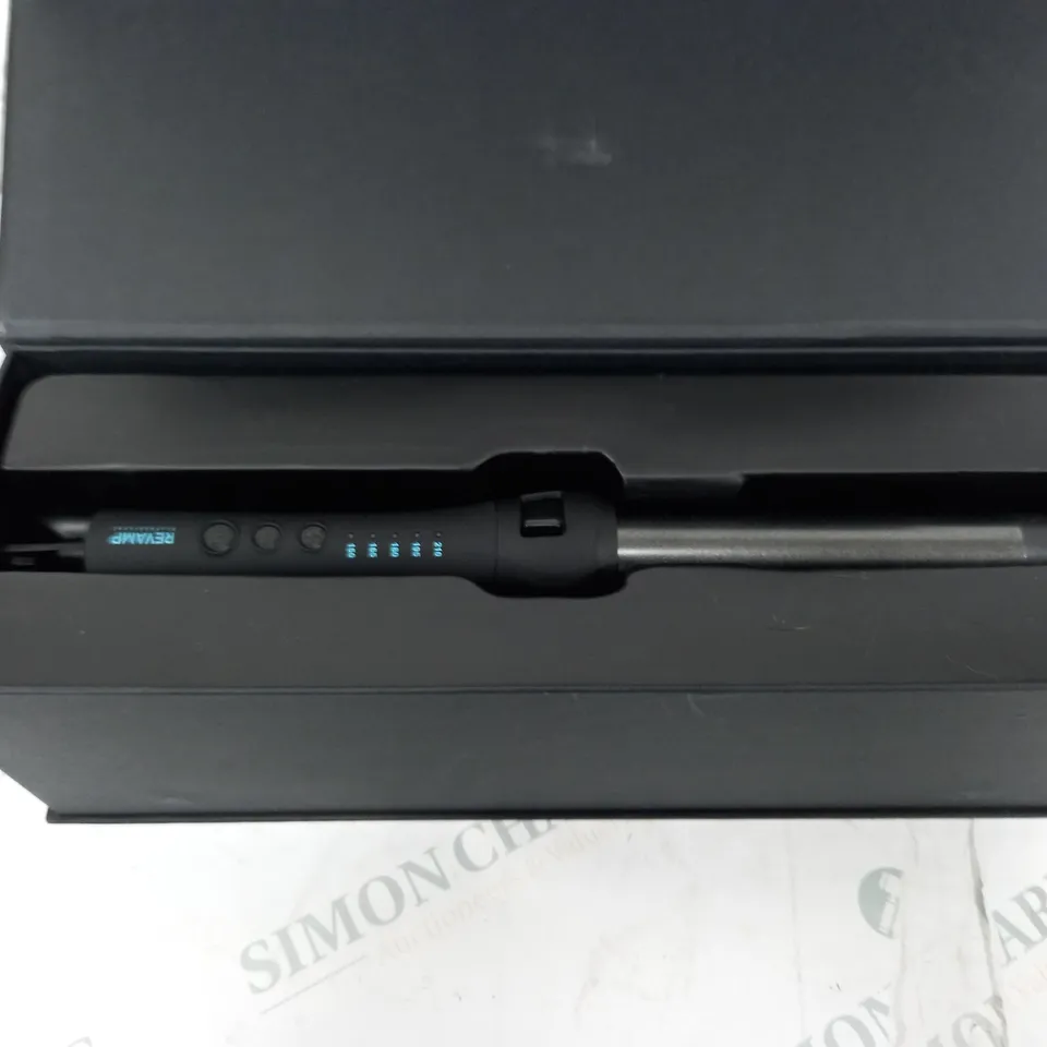 BOXED REVAMP PROGLOSS PERFECT FINISH WAVER  