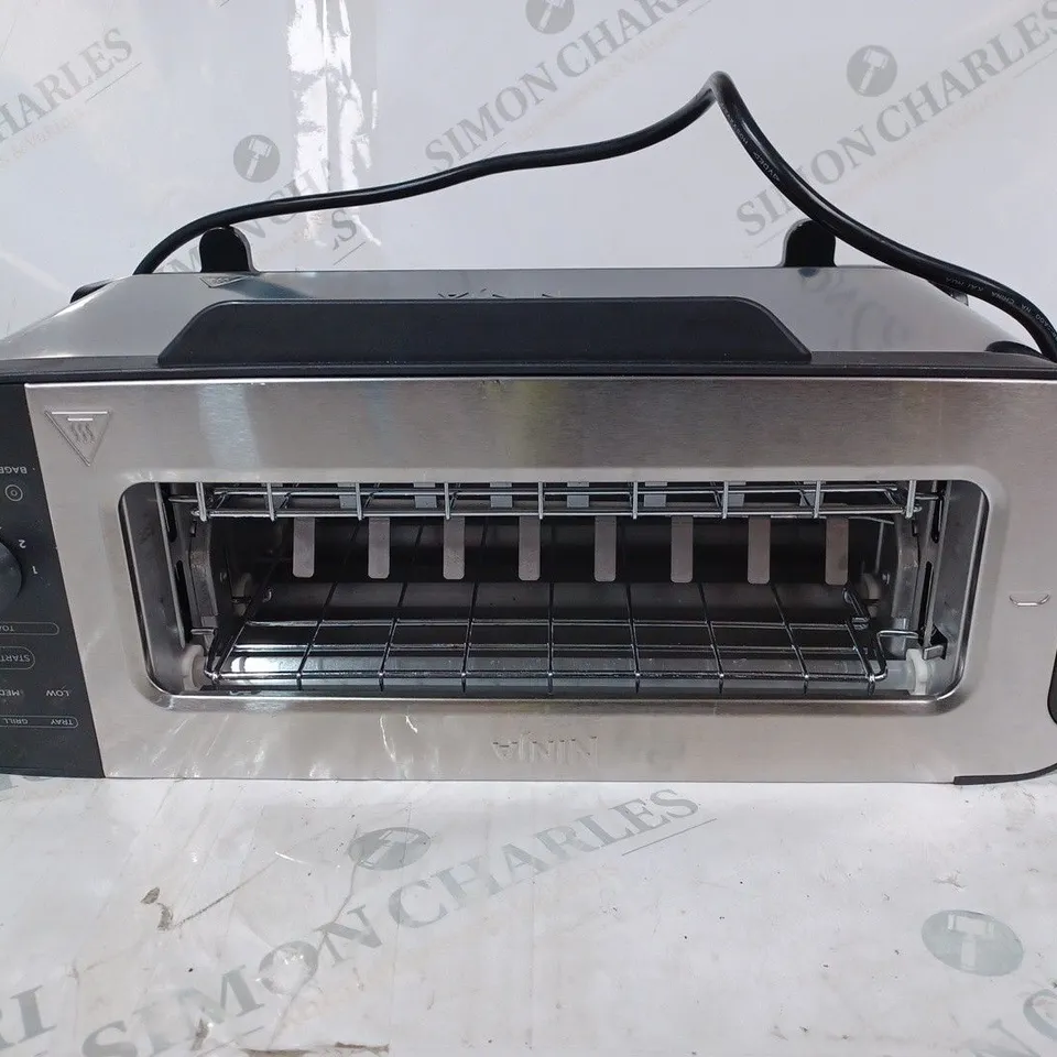 BOXED NINJA 2 IN 1 TOASTER & GRILL ST100UK