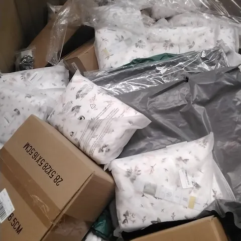 PALLET OF PHONE CASES, CLOTHING. SHOES, DECOR & HOME ACCESSORIES ETC