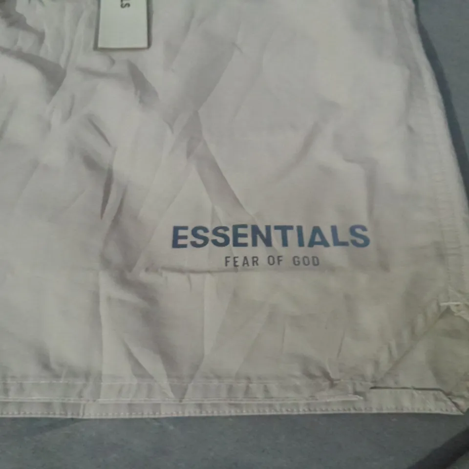 ESSENTIALS FEAR OF GOD SHORT SIZE XL