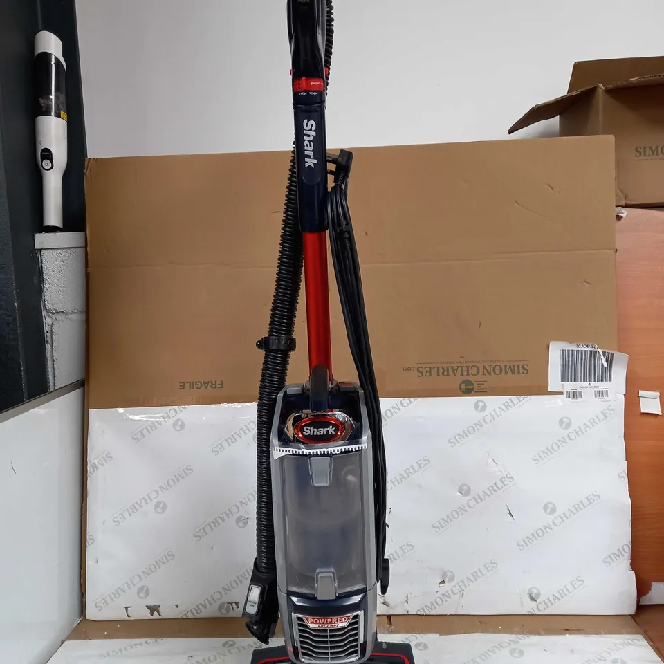 SHARK ANTI HAIR WRAP UPRIGHT VACUUM CLEANER