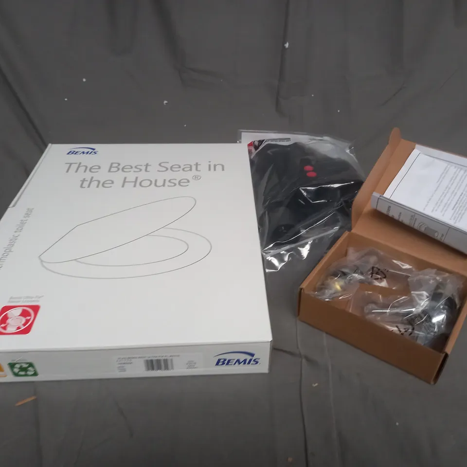 BOX OF ASSORTED BATHROOM ITEMS TO INCLUDE TOILET SEATS, BRISTAN AND DUAL FLUSH