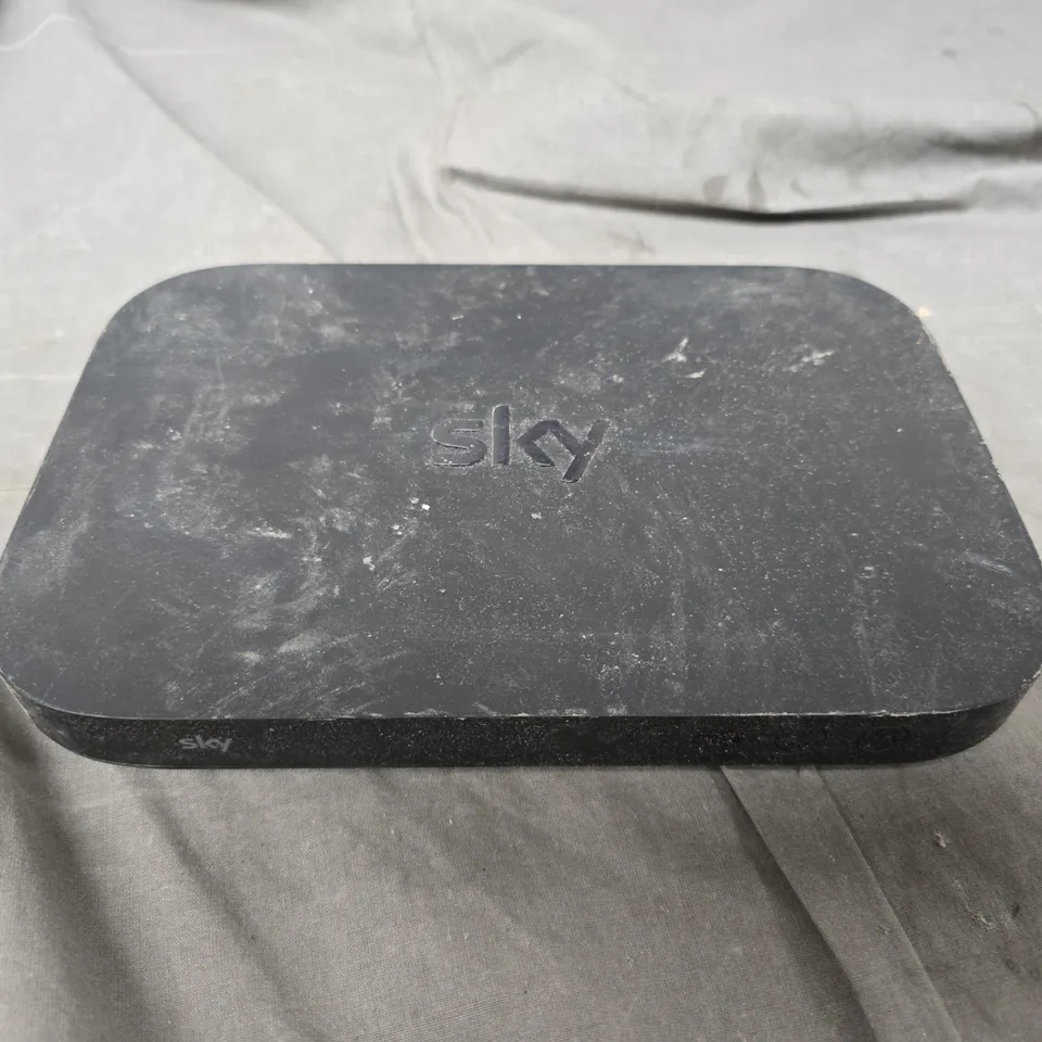 SKY TV BOX 