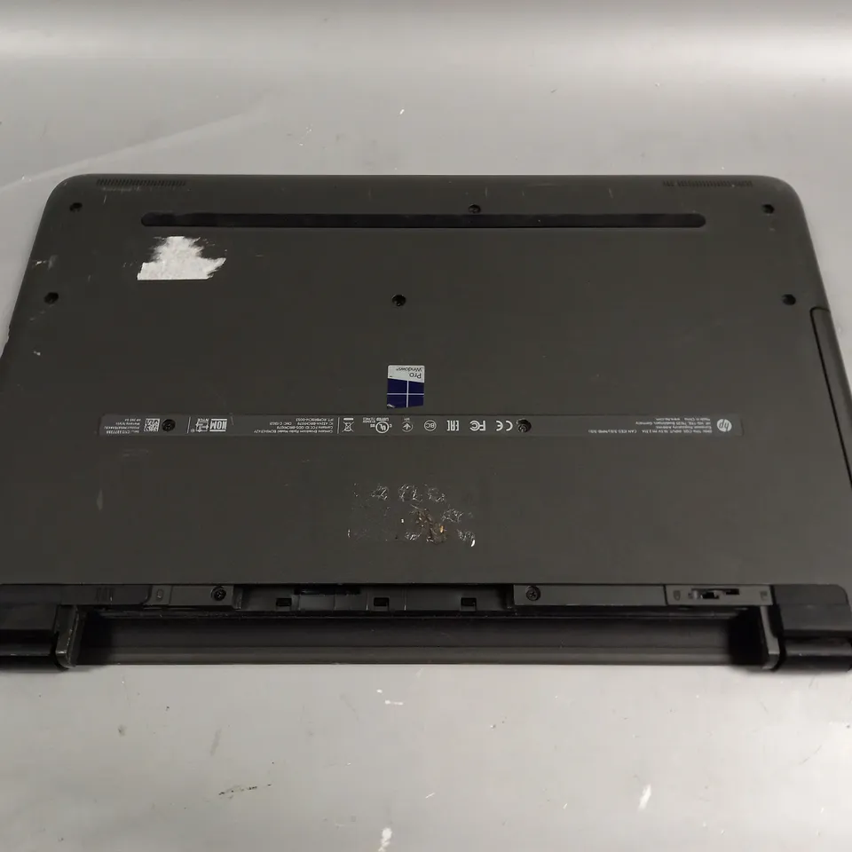 UNBOXED HP PAVILLION TPN-C125 LAPTOP