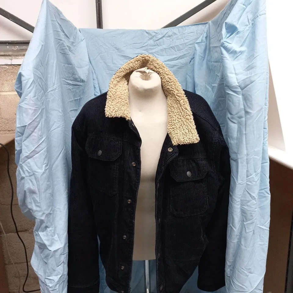 NEXT MEN'S DENIM JACKET WITH FAUX SHEARLING LINING – SIZE L